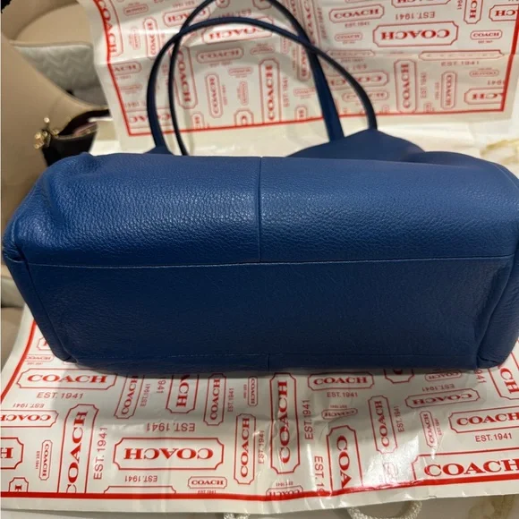 Coach Navy Leather Shoulder Bag